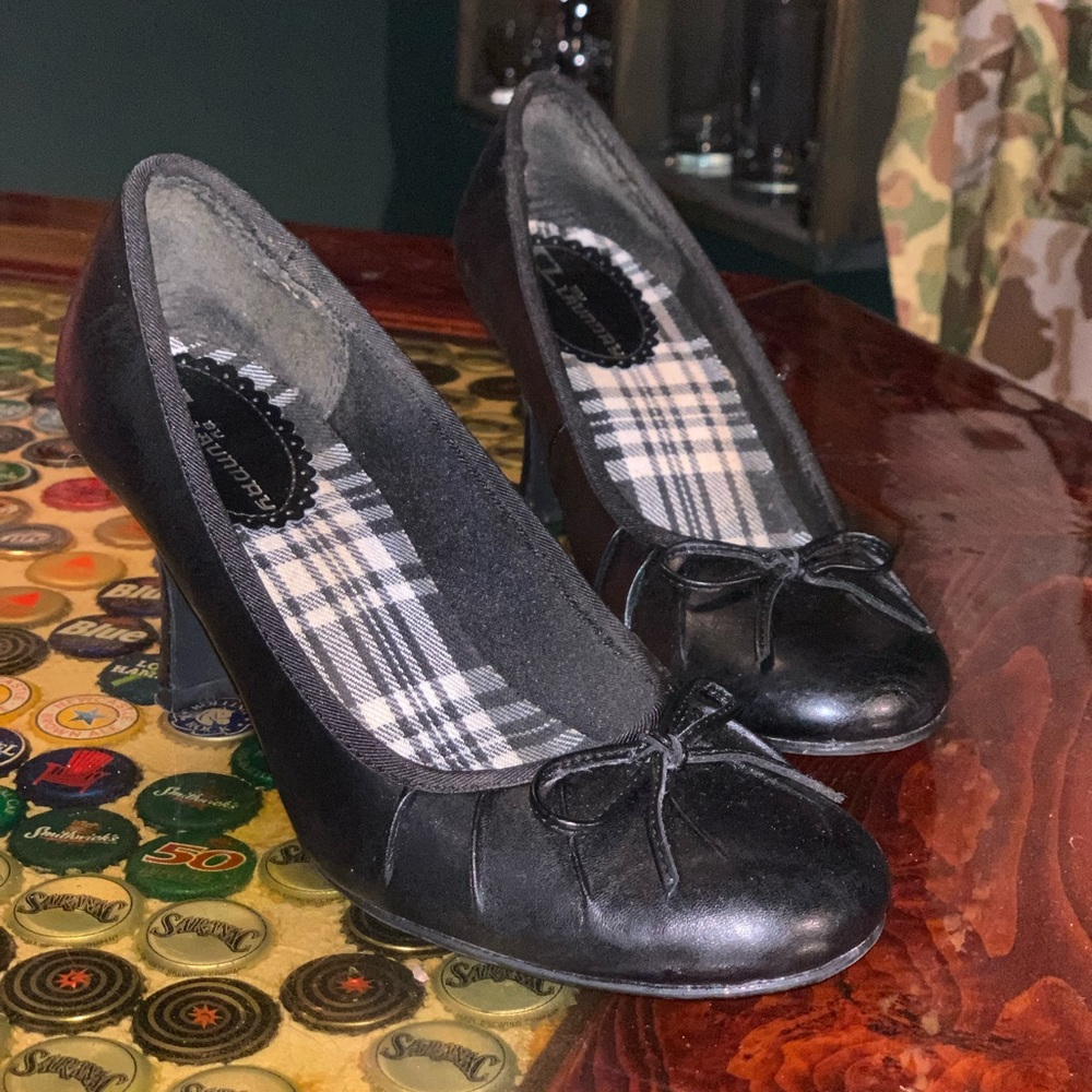CL by Laundry black pumps